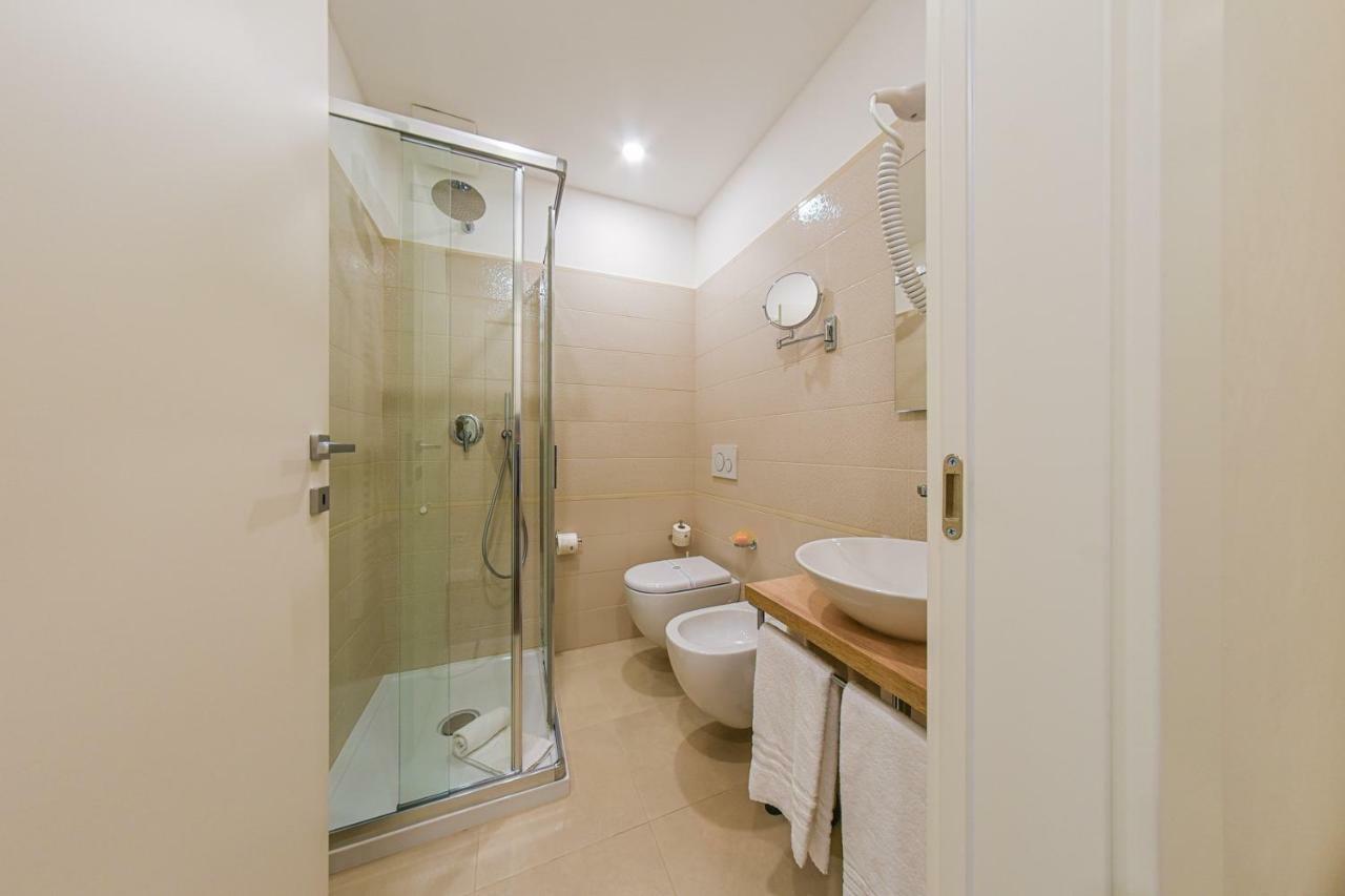 B&B H68 Аласио Екстериор снимка